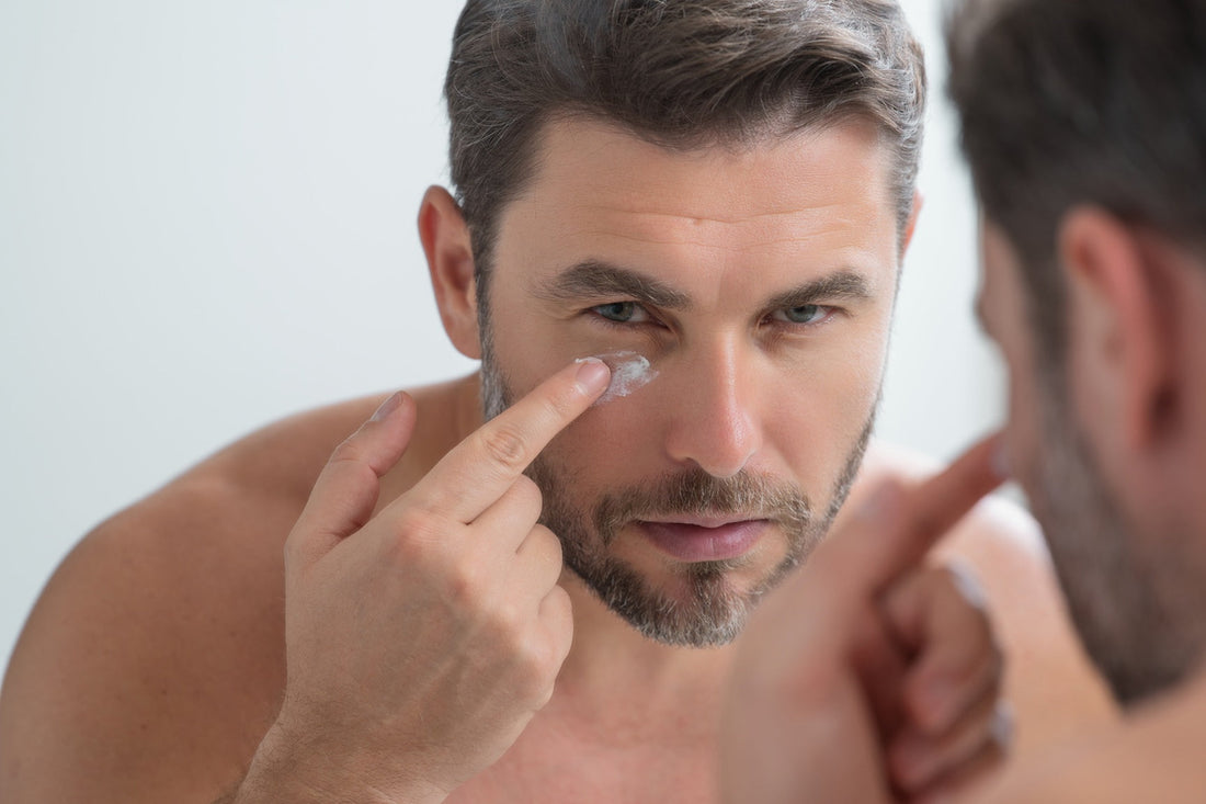 Crème anti-âge homme : pourquoi en utiliser une et comment la choisir ?
