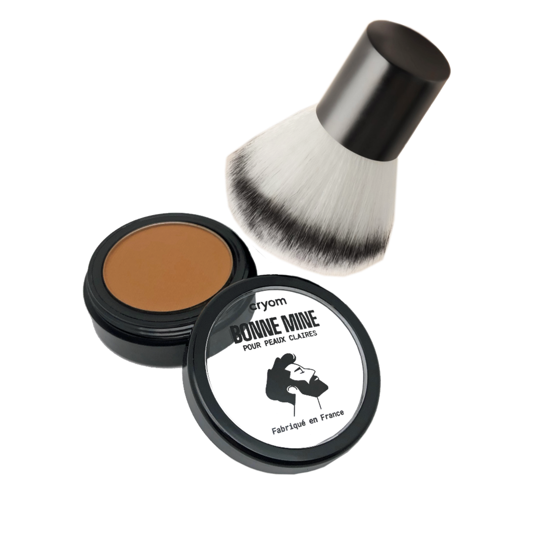 GOOD GLOW routine: compact powder + Kabuki applicator